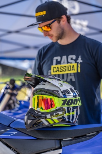 PŘILBA CROSS CUP SONIC, CASSIDA (MODRÁ MATNÁ/BÍLÁ/ŽLUTÁ FLUO/ČERNÁ/ŠEDÁ)