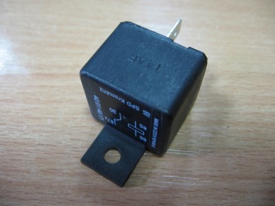 RELÉ ROZPÍNACÍ 6V