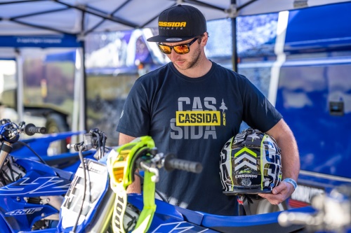 PŘILBA CROSS CUP SONIC, CASSIDA (MODRÁ MATNÁ/BÍLÁ/ŽLUTÁ FLUO/ČERNÁ/ŠEDÁ)