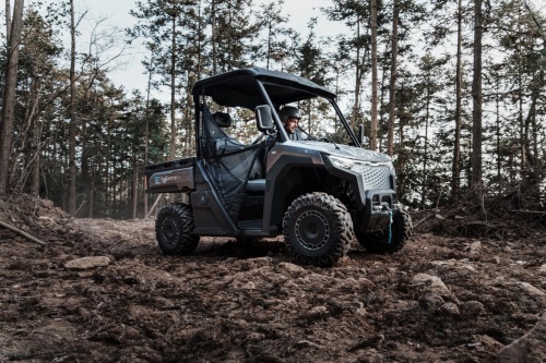 GLADIATOR U6 EV L7e stříbrná